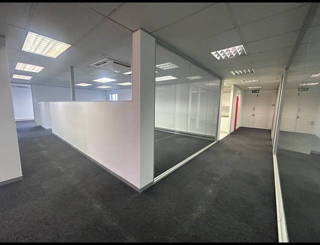 330M² OFFICE TO LET IN KENILWORTH